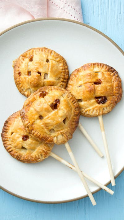 Apple Pie Pops
 Caramel Apple Pie Pops Recipe