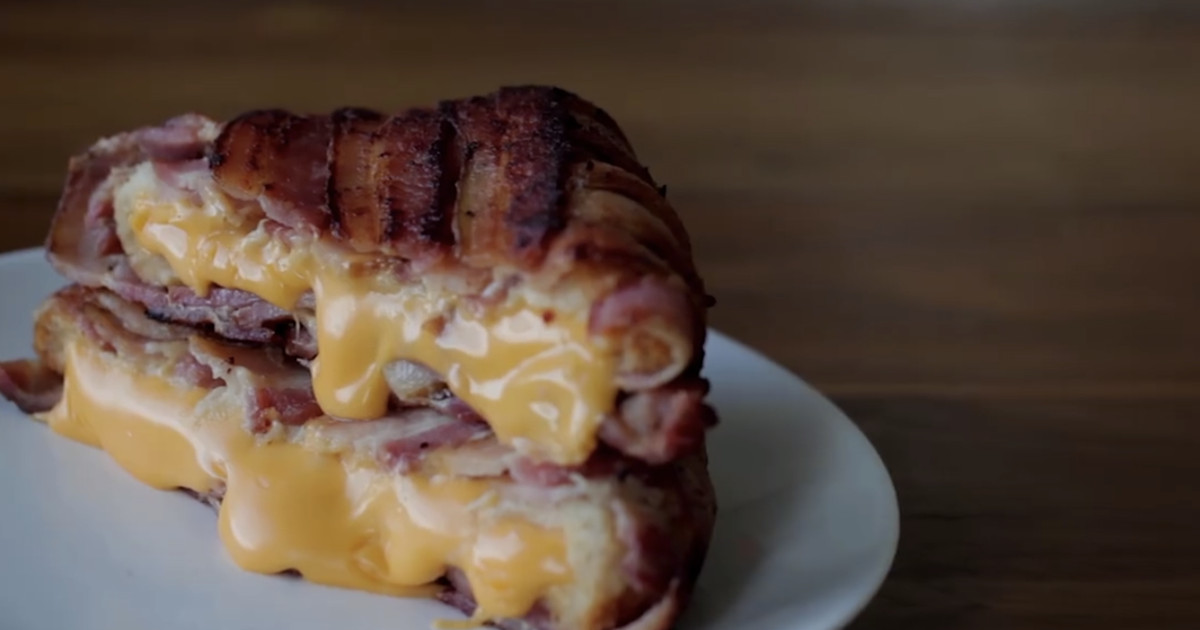 Bacon Wrapped Grilled Cheese Sandwiches
 Bacon Wrapped Grilled Cheese Is Both Beautiful And