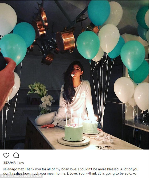 Birthday Gift Ideas For Girlfriend Age 25
 Selena Gomez celebrates her 25th birthday with two cakes