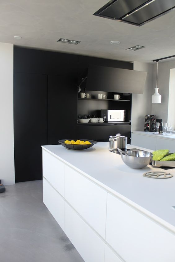 Black White Kitchen
 34 Timelessly Elegant Black And White Kitchens DigsDigs