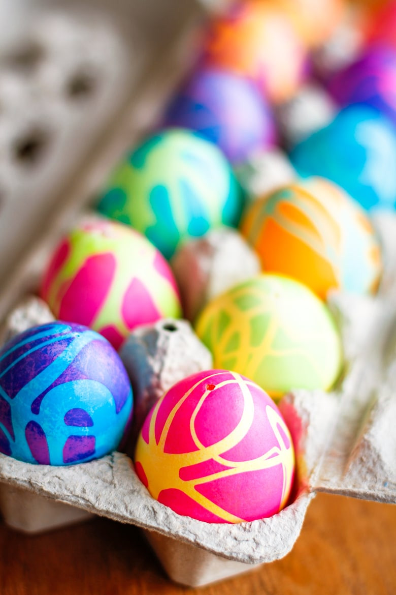 Coloring Easter Egg Ideas
 Coloring Easter Eggs w Rubber Cement & Food Coloring