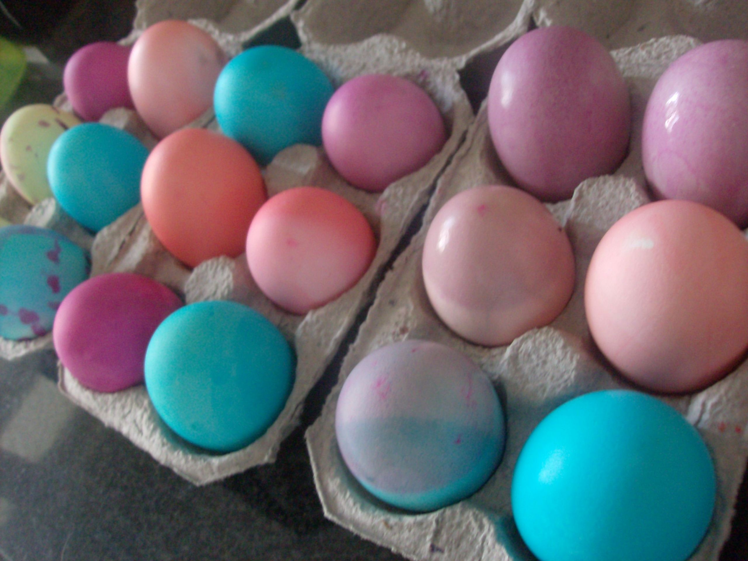 Coloring Easter Egg Ideas
 Dye Easter Eggs Frugally with Food Coloring Mommysavers