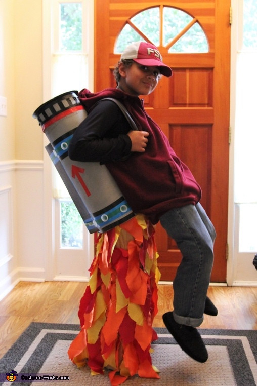 Cool DIY Halloween Costumes
 Jet Pack Illusion Costume