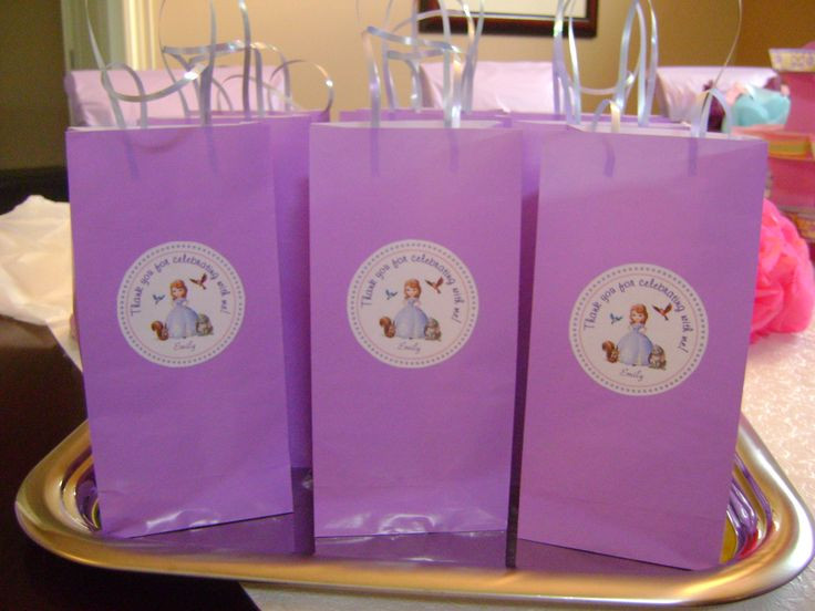 DIY First Birthday Gifts
 Sofia the First Birthday party DIY Loot Gift Bags