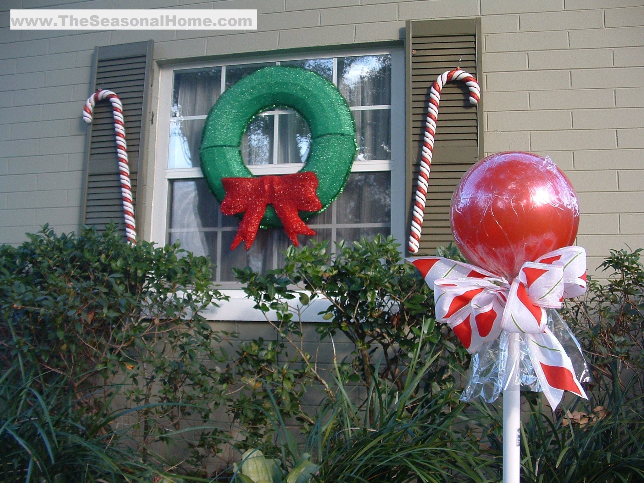 DIY Outdoor Christmas Candy Decorations
 Outdoor “CANDY” A Christmas Decorating Idea The
