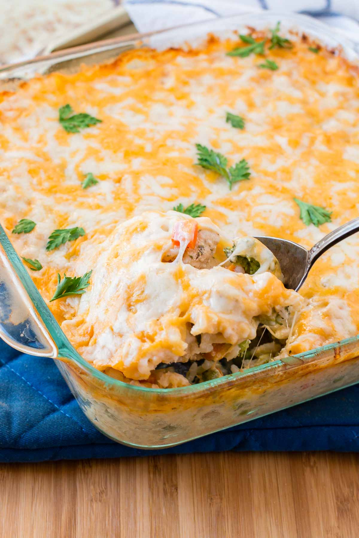 Easy And Quick Dinner Ideas
 Cheesy Chicken and Rice Casserole Oh Sweet Basil