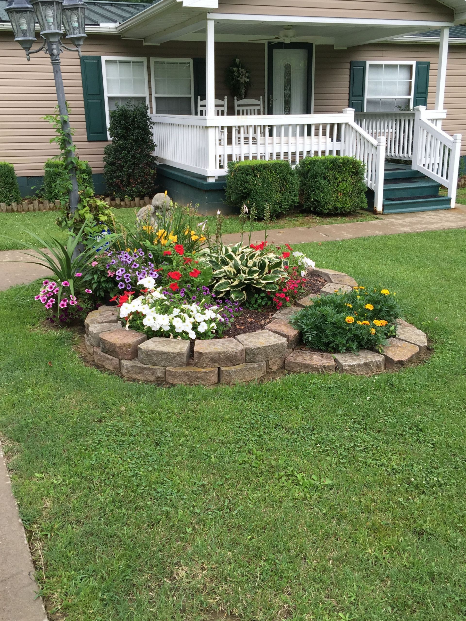 Front Yard Landscape Picture
 50 New Front Yard Landscaping Design Ideas