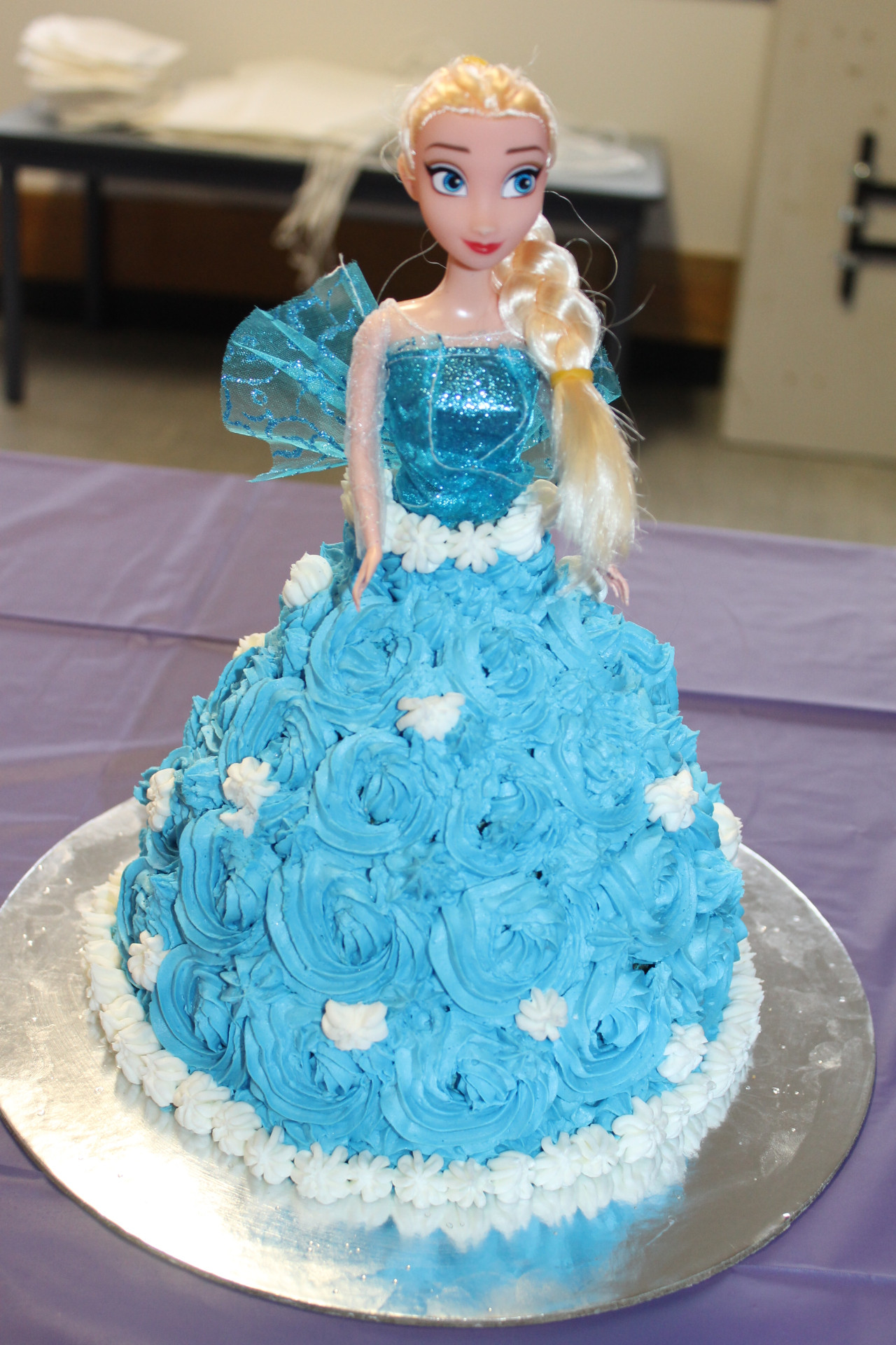 Frozen Birthday Cake
 Frozen Cake – Elsa & Anna