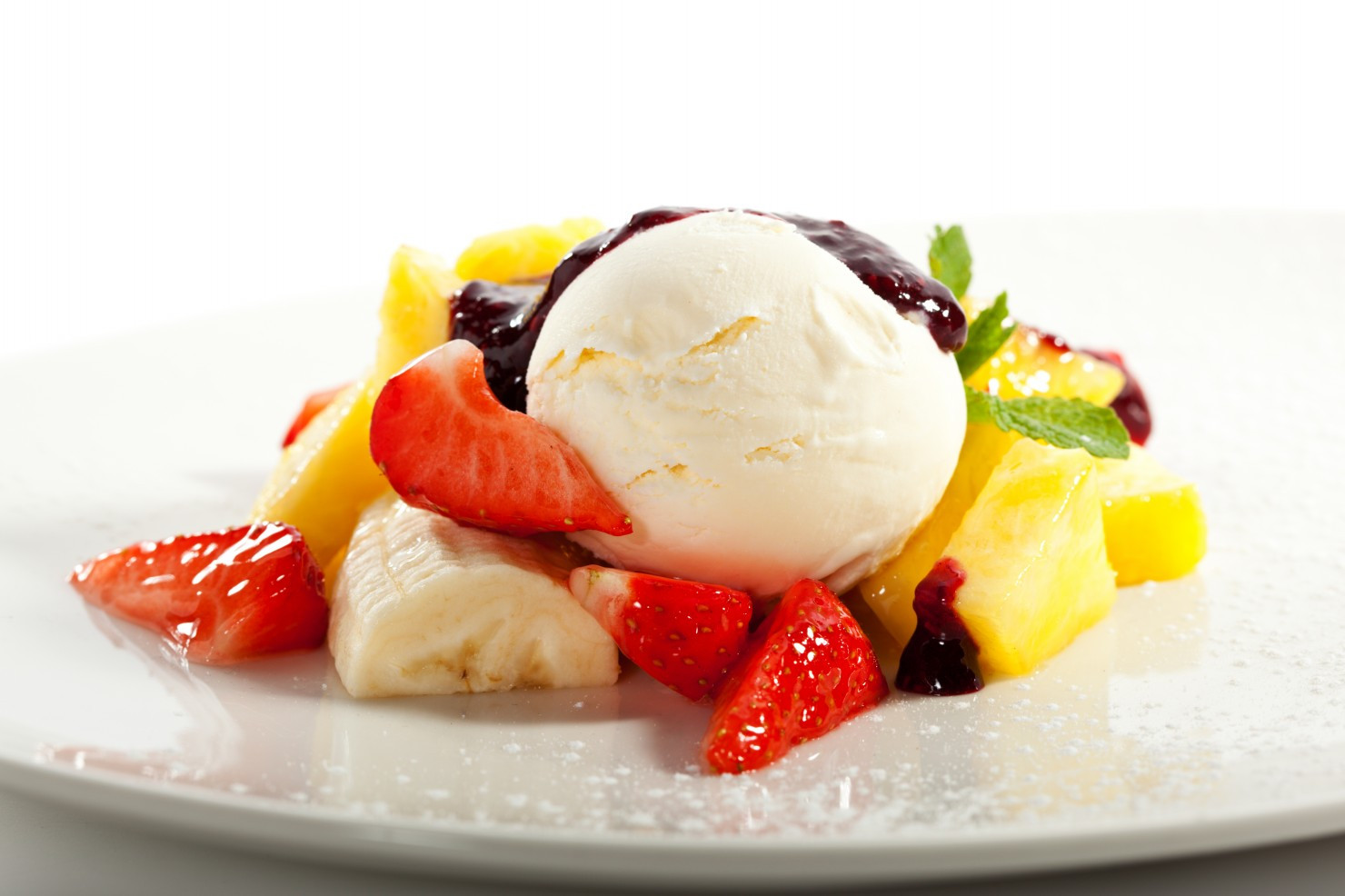 Fruitcake And Ice Cream
 25 Ice Cream Delicious Dessert Recipes • Elsoar
