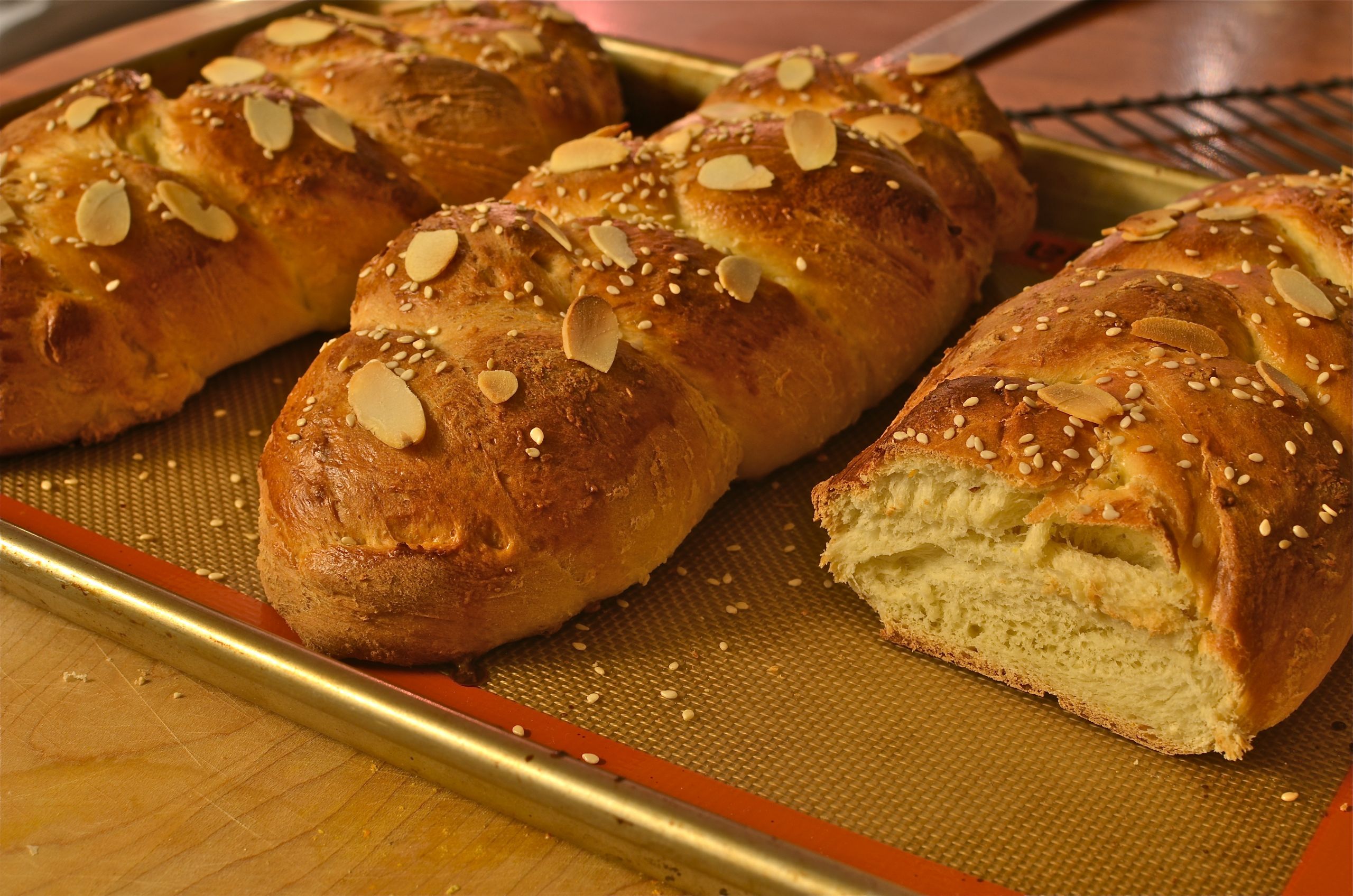 Greek Easter Bread Recipe
 Tsoureki Tsourekia