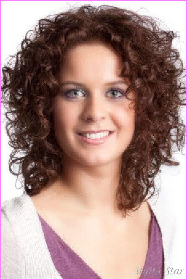 Haircuts For Naturally Curly Hair And Round Face
 Short natural curly haircuts for round faces StylesStar