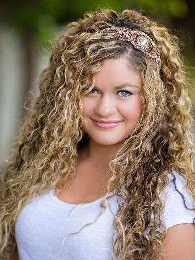 Haircuts For Naturally Curly Hair And Round Face
 Long Blonde Hairstyles for Naturally Curly Hair Round Face