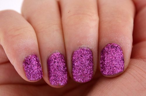 How To Apply Glitter Dust To Nails
 Favourite nail polish colour GirlsAskGuys