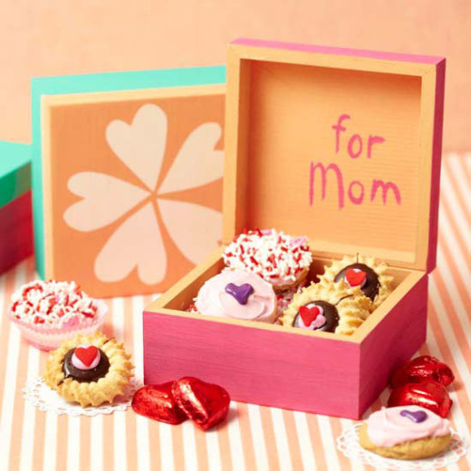 Ideas For Mother's Day Gifts
 Painted Treasure Box Mother’s Day Gift Ideas