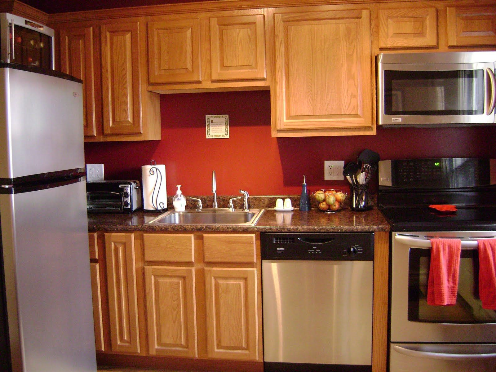 Kitchen With Red Wall
 Kitchen Wall Color Ideas with Oak Cabinets