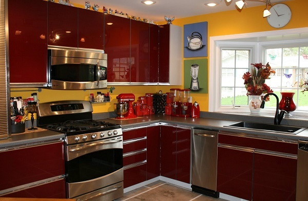 Kitchen With Red Wall
 What are suitable cabinet colors for grey granite countertops