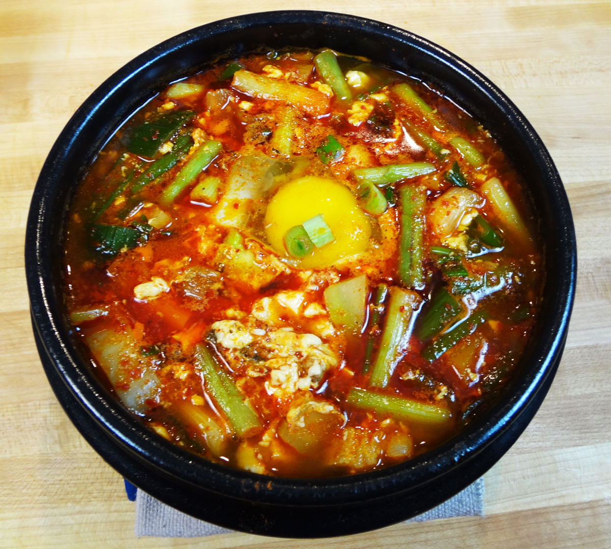 Korean Seafood Stew
 Haemul sundubu jjigae Spicy soft tofu stew with seafood