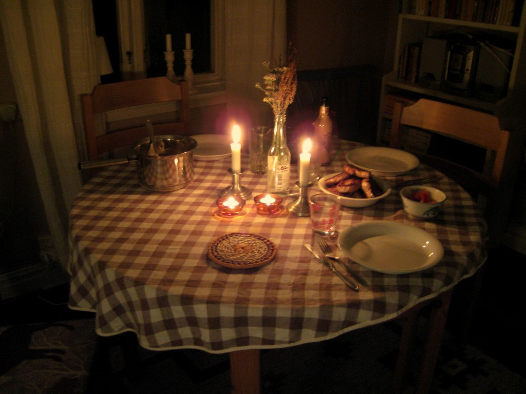 Lite Dinners For Two
 Cheap Date Ideas Romantic and Fun Date Ideas