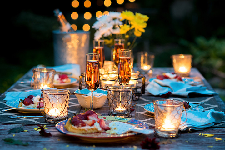 Lite Dinners For Two
 16 Romantic Candle Light Dinner Ideas That Will Impress