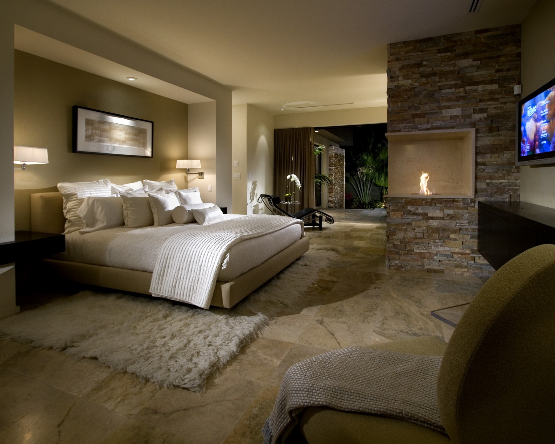 Master Bedroom Ideas
 6 Bedrooms With Fireplaces We Would Love to Wake Up To
