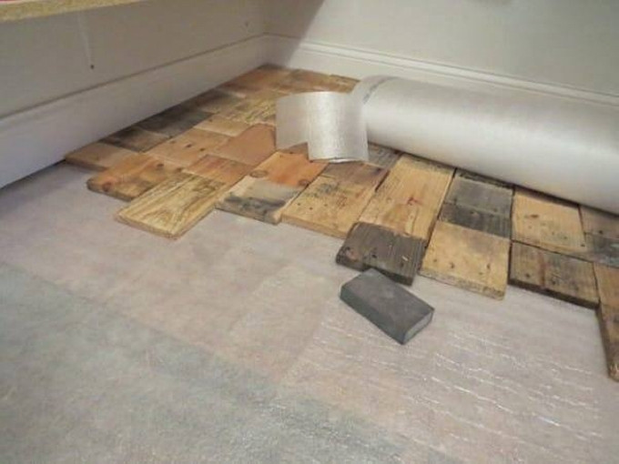 Pallet Wood Floor DIY
 DIY Recycled Pallet Wood Flooring