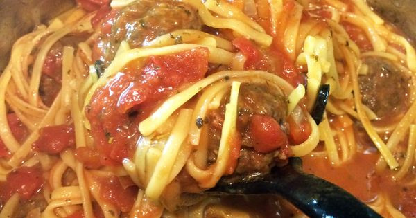 Pressure Cooker Spaghetti And Meatballs Recipe
 e Pot Pressure Cooker Spaghetti Sauce With Pasta and