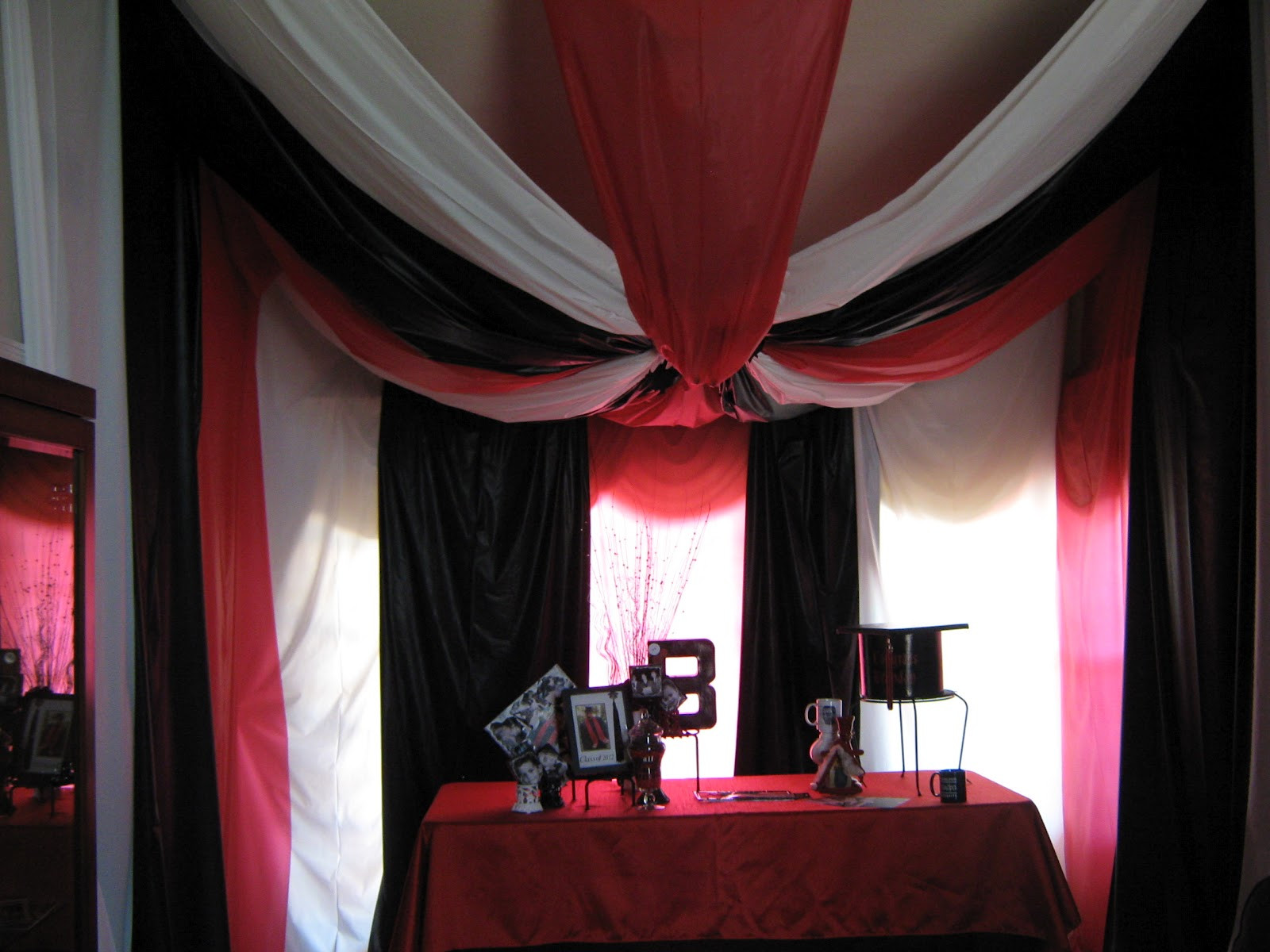Red And White Graduation Party Ideas
 Graduation Party Ideas Red And White Graduation Party Ideas