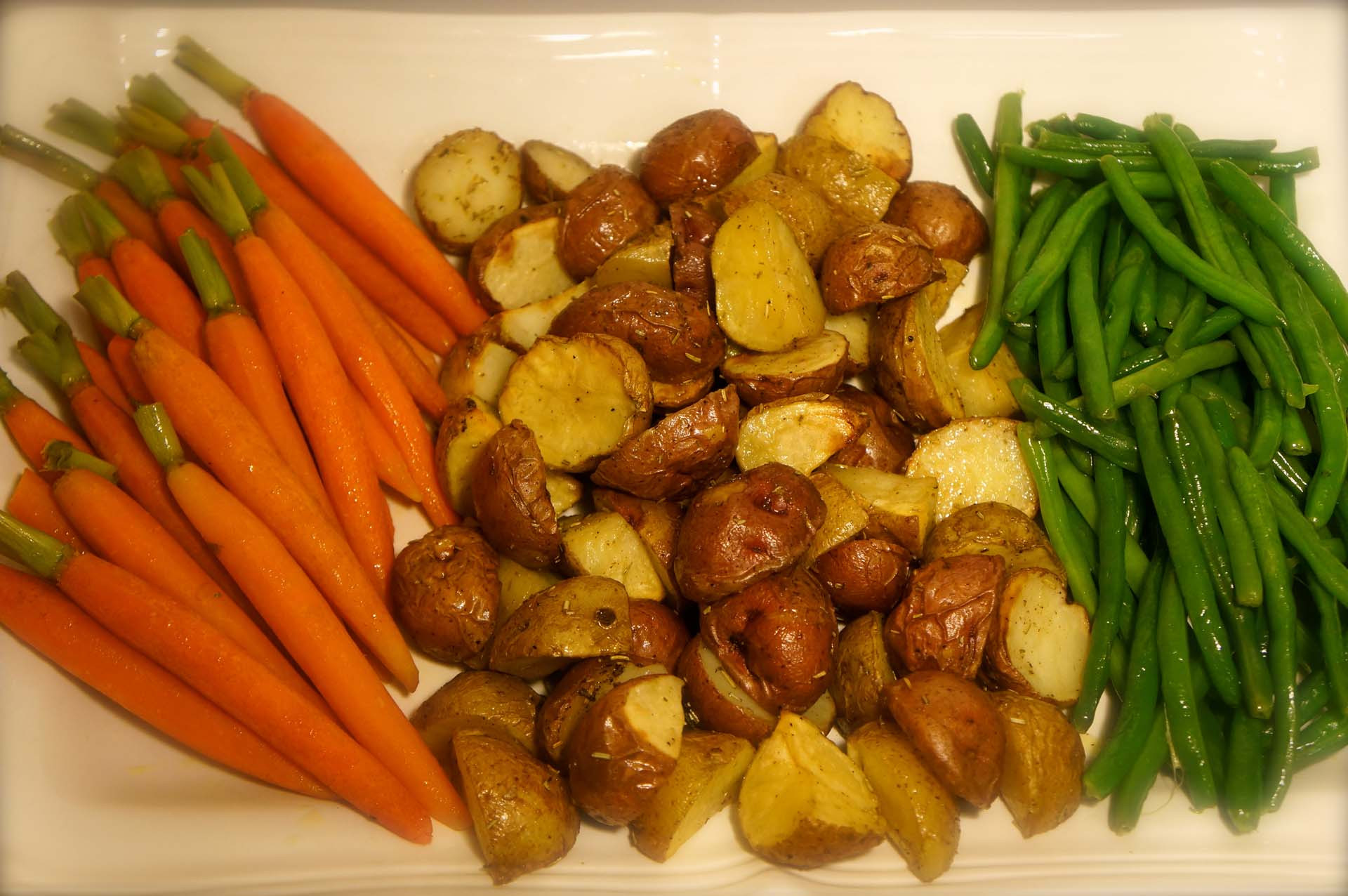 Roasted Potatoes And Vegetables
 Steamed Ve ables and Roasted Potatoes