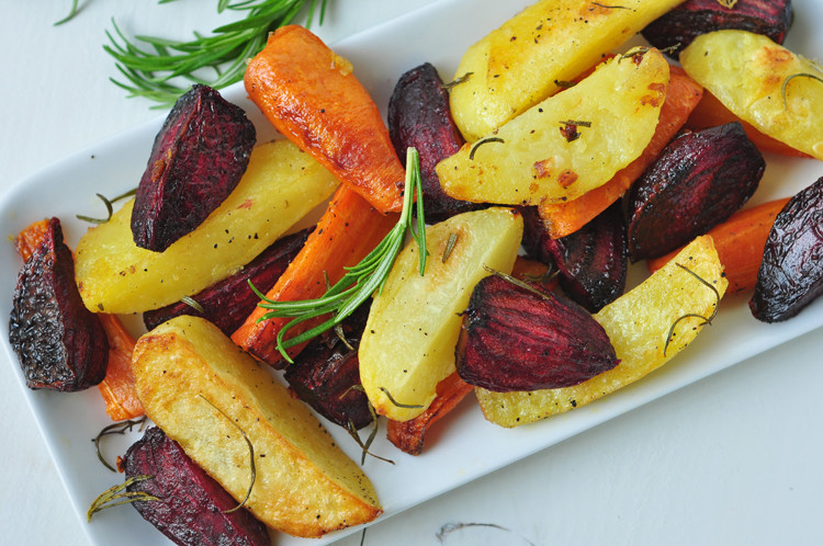 Roasted Potatoes And Vegetables
 Rosemary Roasted Potatoes and Ve ables