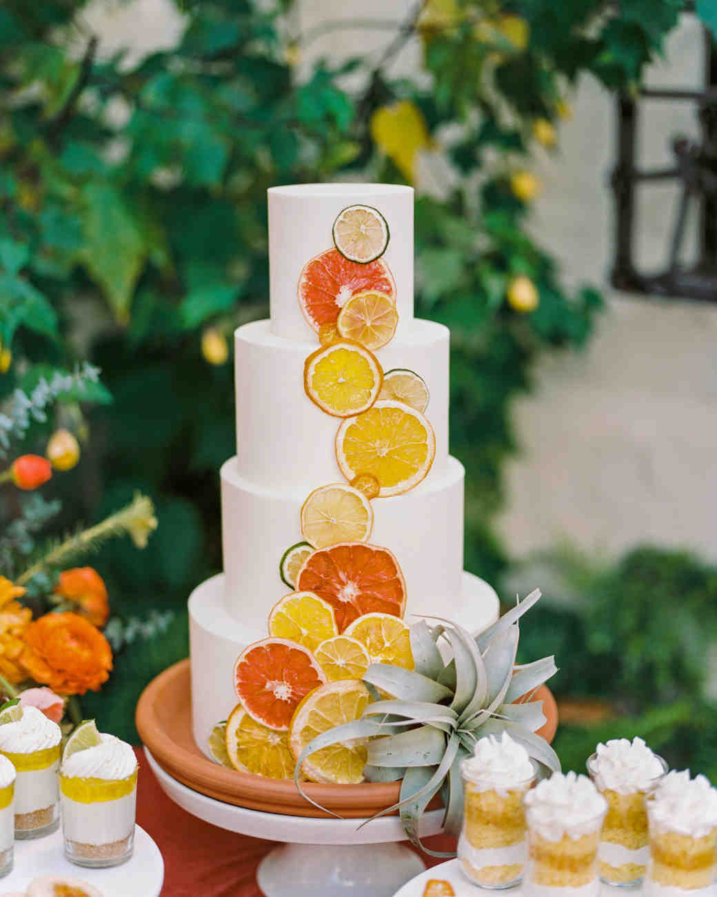 Summer Wedding Cakes
 Summer Wedding Cakes That Speak to the Season