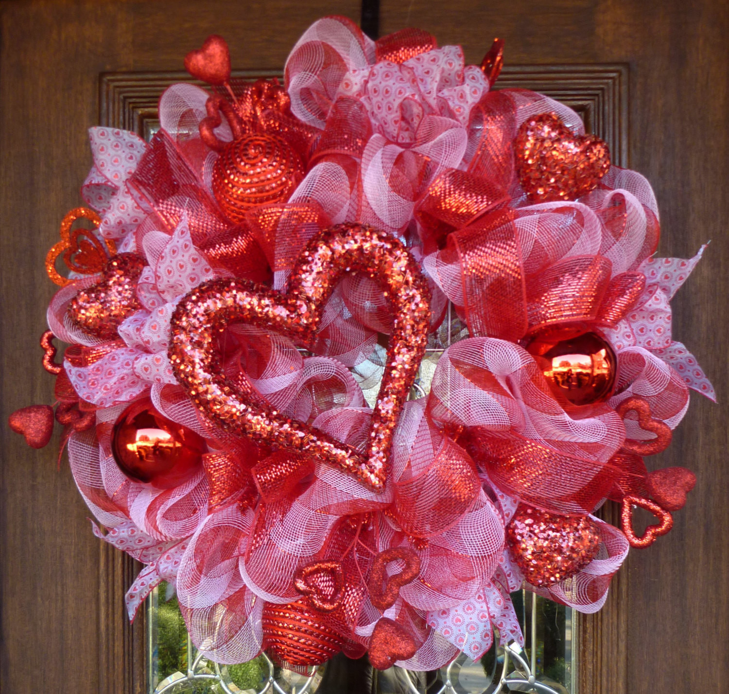 Valentines Day Wreath Ideas
 Deco Mesh VALENTINE S DAY Wreath with HEARTS