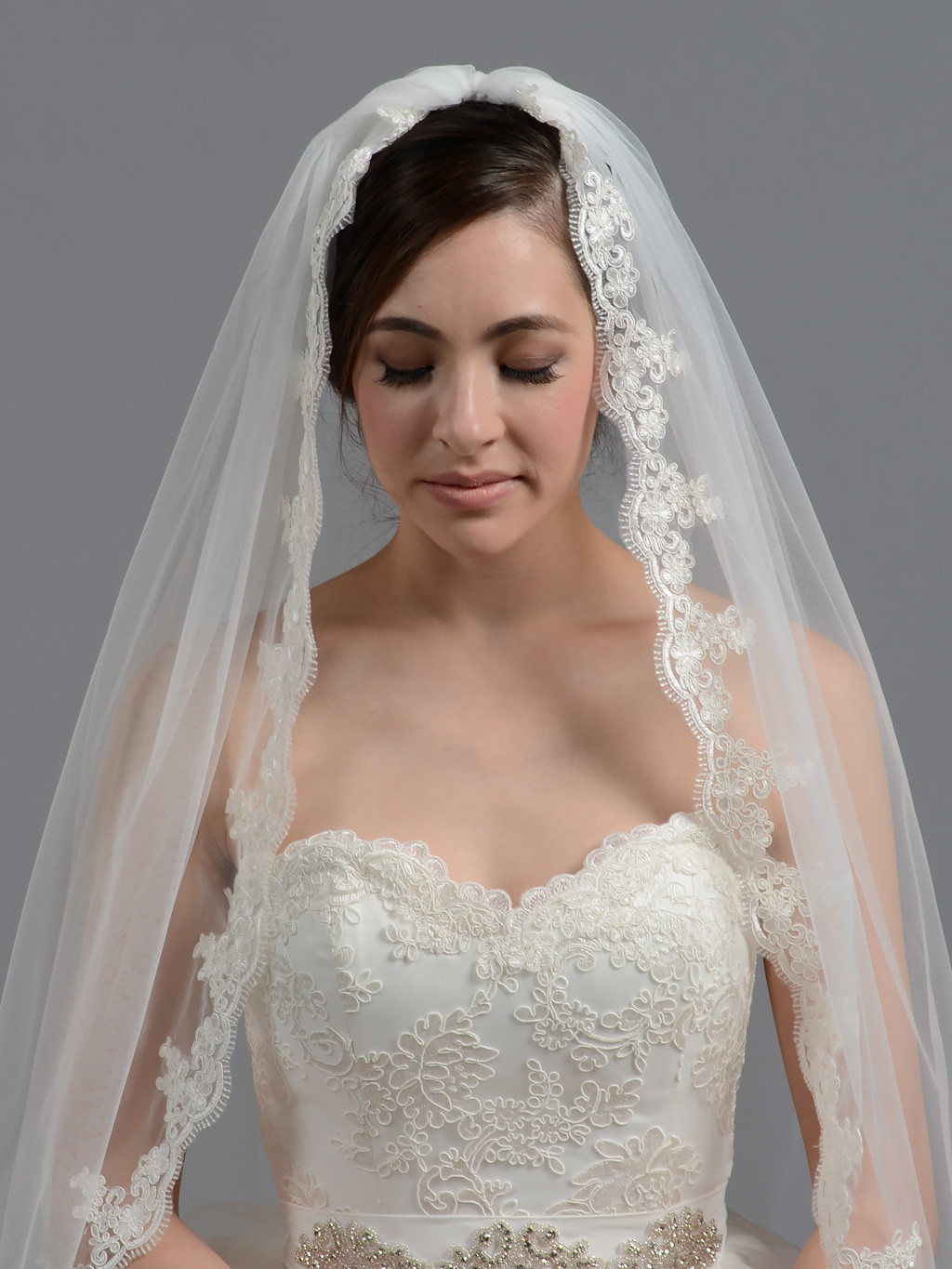 Wedding Lace Veils
 Bridal wedding veil elbow fingertip alencon lace V036