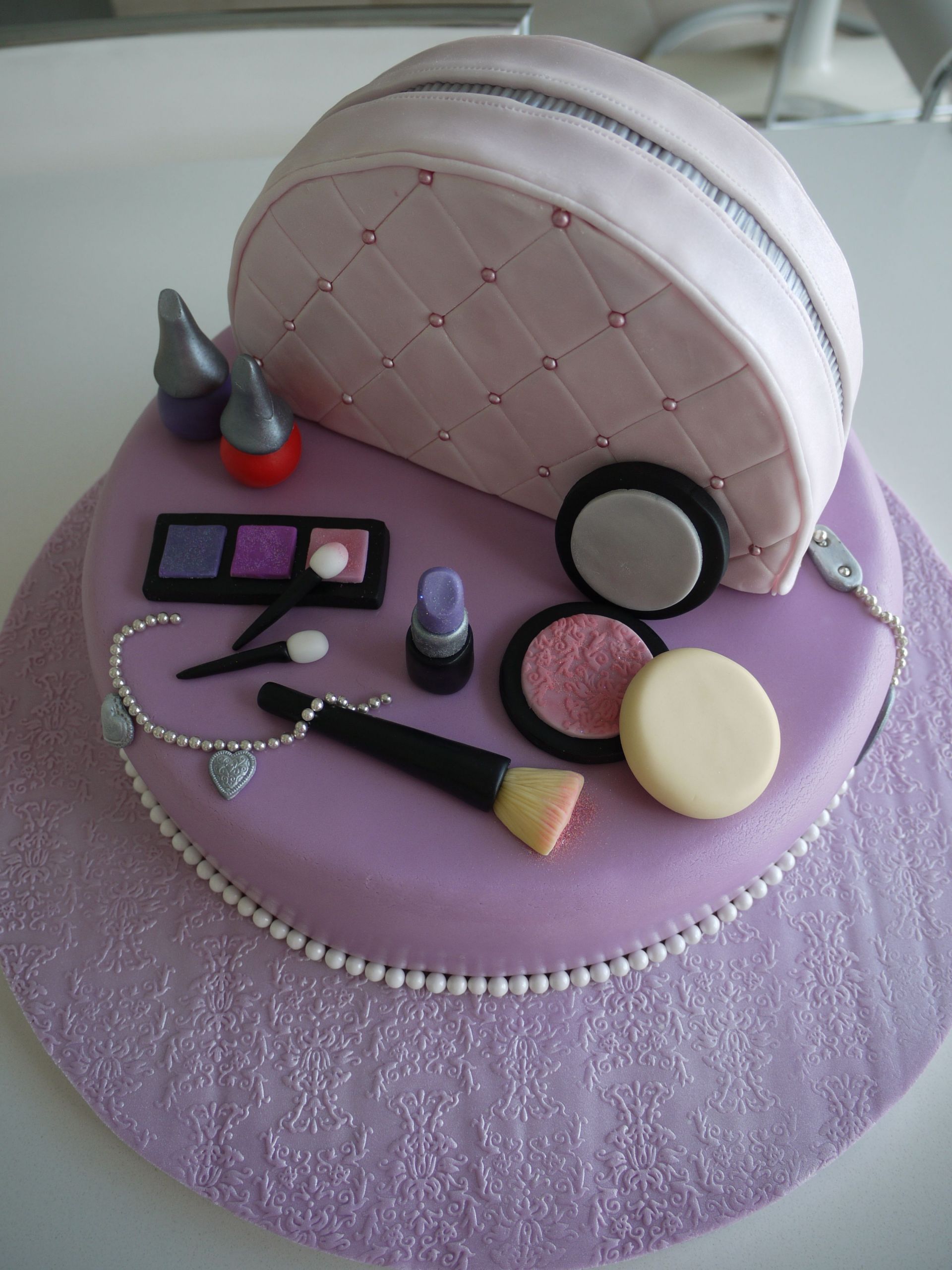 10 Year Old Birthday Cakes
 Vanity case cake This is a vanity case cake for a