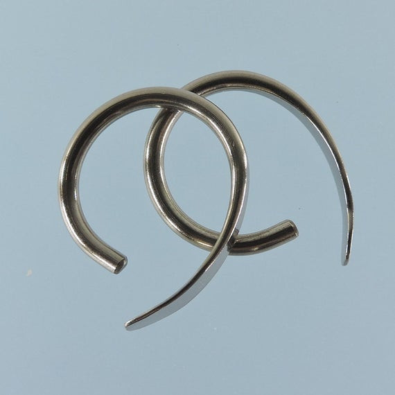12 Gauge Earrings
 12 gauge niobium earrings Apostrophe