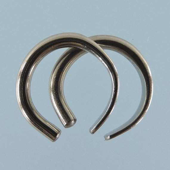 12 Gauge Earrings
 Niobium earrings 12 gauge small horseshoe KISS9 12