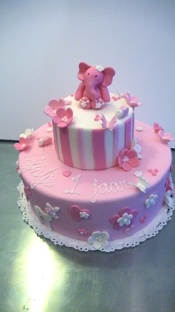 1st Birthday Cakes Girl
 Little girl s 1st Birthday Cake