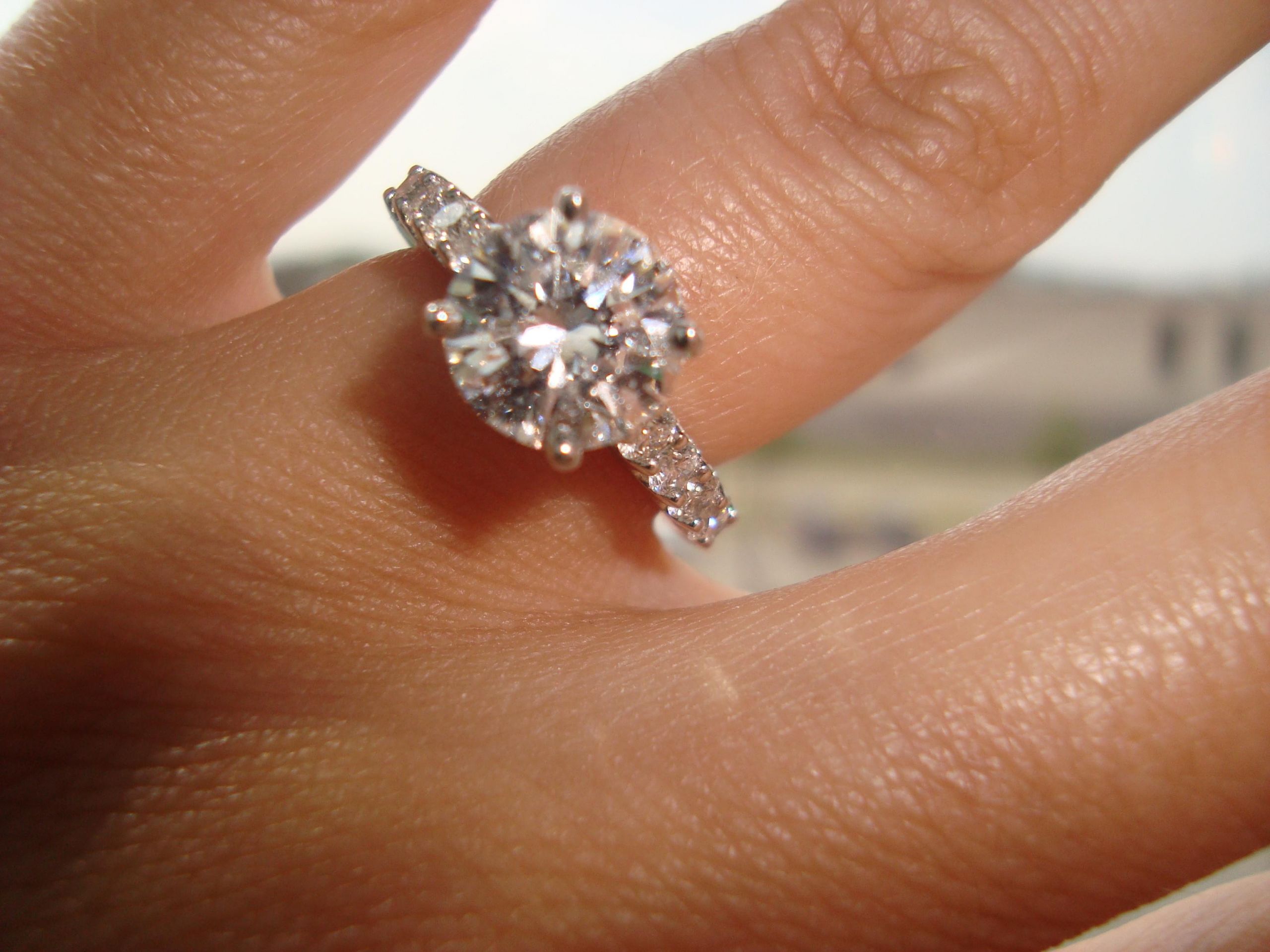 2 Carat Wedding Rings
 Beautiful 2 Carat Engagement Rings Hand Models 26 Three
