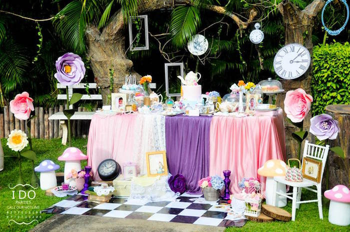 Alice In Wonderland Tea Party Ideas
 Kara s Party Ideas Vintage Alice in Wonderland Birthday