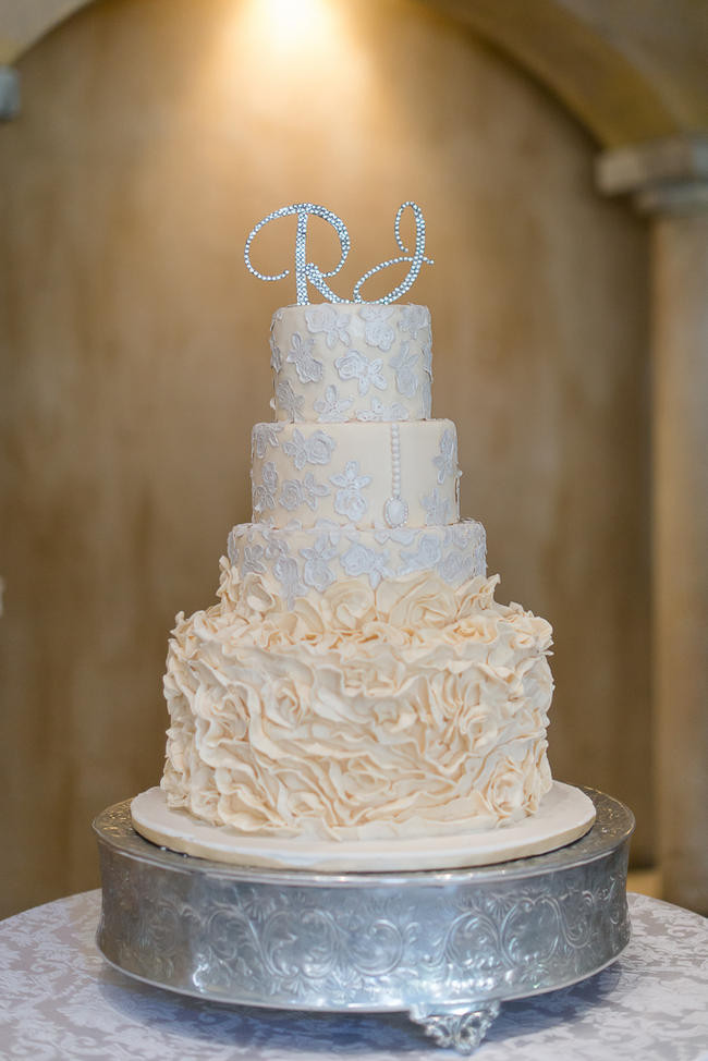 All White Wedding Cakes
 25 Amazing All White Wedding Cakes