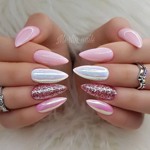 Almond Glitter Nails
 39 Breathtaking Designs For Almond Nails To Refresh Your Look