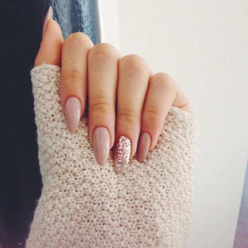 Almond Glitter Nails
 Lovely pink glitter almond nails Easy Nail Designs