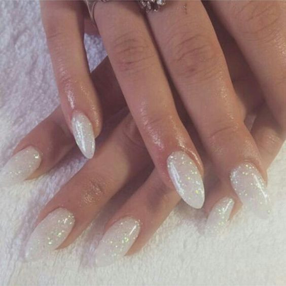 Almond Glitter Nails
 45 Simple Acrylic Almond Nails Designs For Summer 2019
