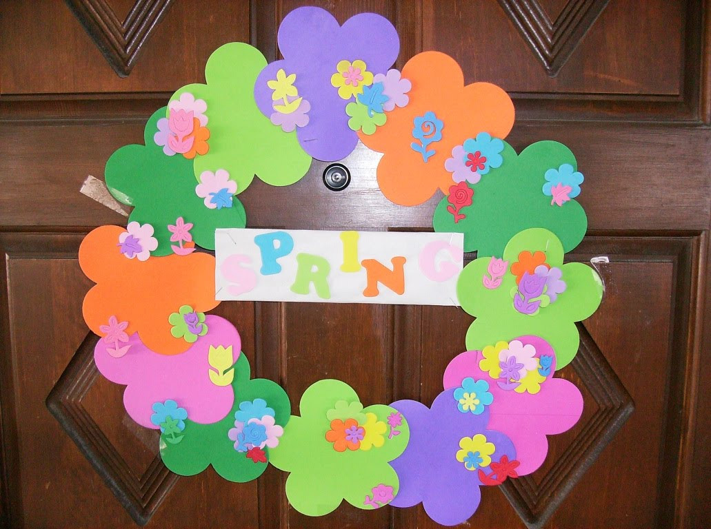 April Preschool Crafts
 Random Thoughts and Happy Thinking Spring Wreath