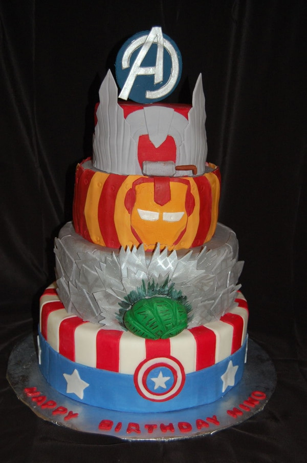 Avengers Birthday Cakes
 10 Awesome Marvel Avengers Cakes Pretty My Party