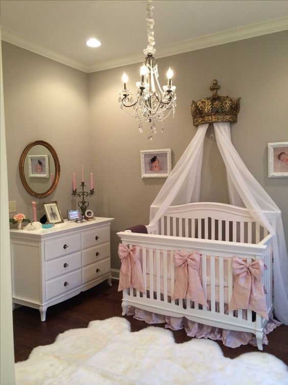 Baby Decor Rooms
 13 Queen Themed Baby Girl Room Ideas