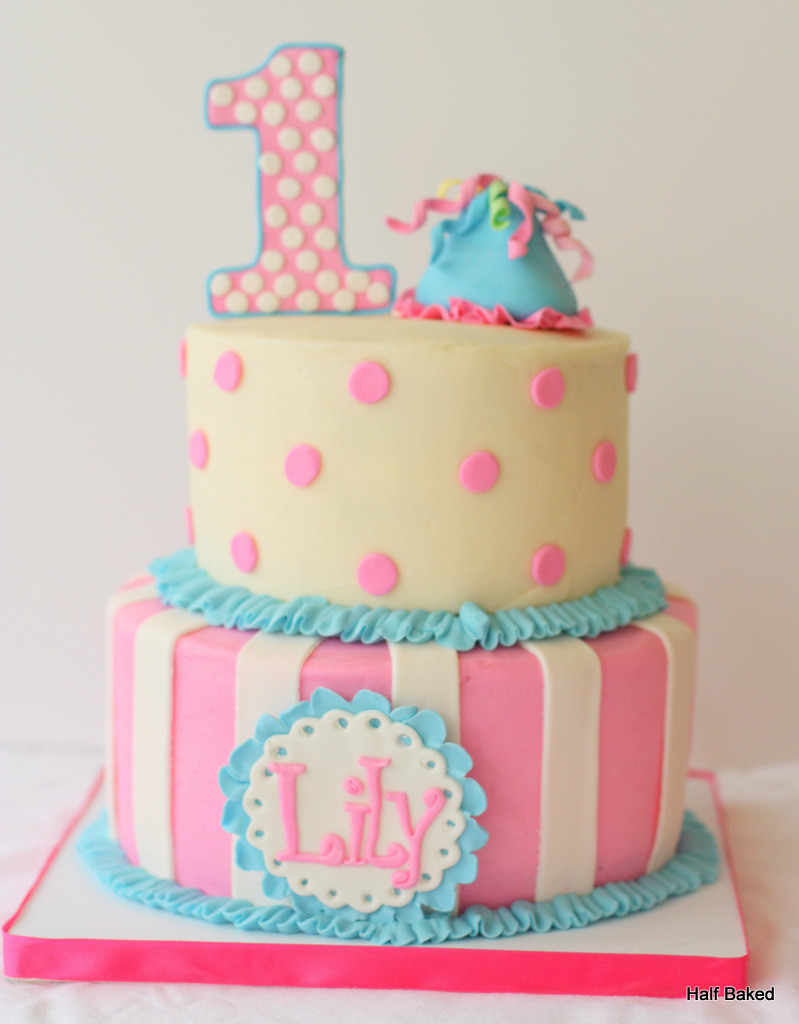 Baby Girl Birthday Cakes
 Fabulous 1st Birthday Cake For Baby Girls