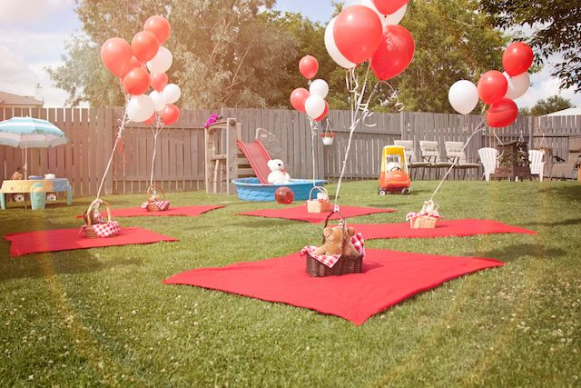 Backyard Picnic Party Ideas
 Simple Ideas for a Hip Picnic Party