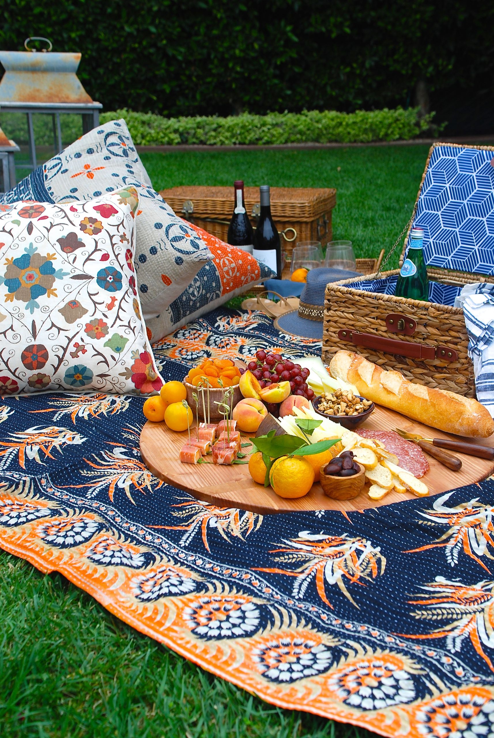 Backyard Picnic Party Ideas
 how to create a pretty picnic party