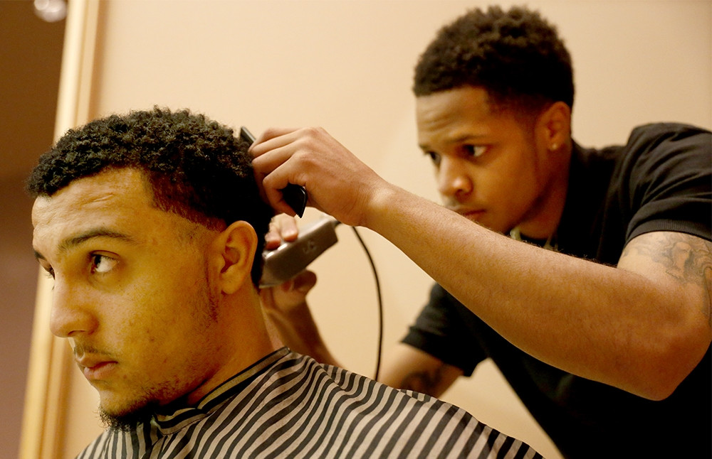 Barber Shops That Cut Women'S Hair
 Darryl Rogers right cuts junior James Hershberger s hair
