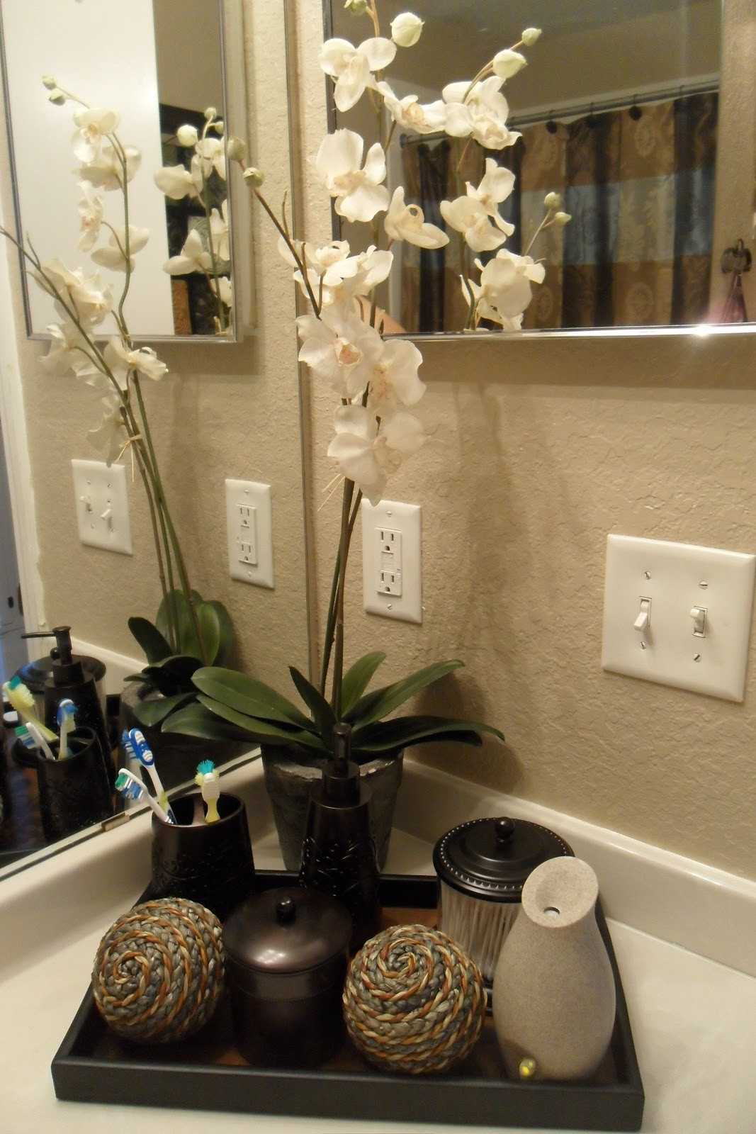 Bathroom Decorating Ideas
 Decorating with e Pink Chic Went Shopping and redone my